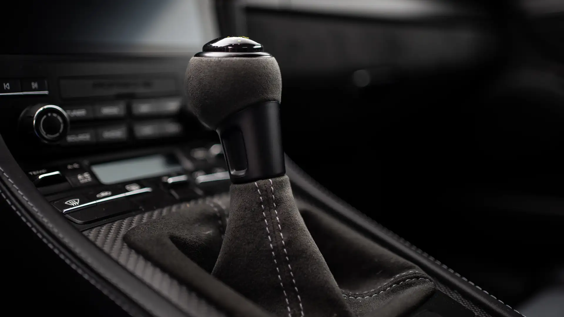 The gear lever of our Porsche Spyder RS.